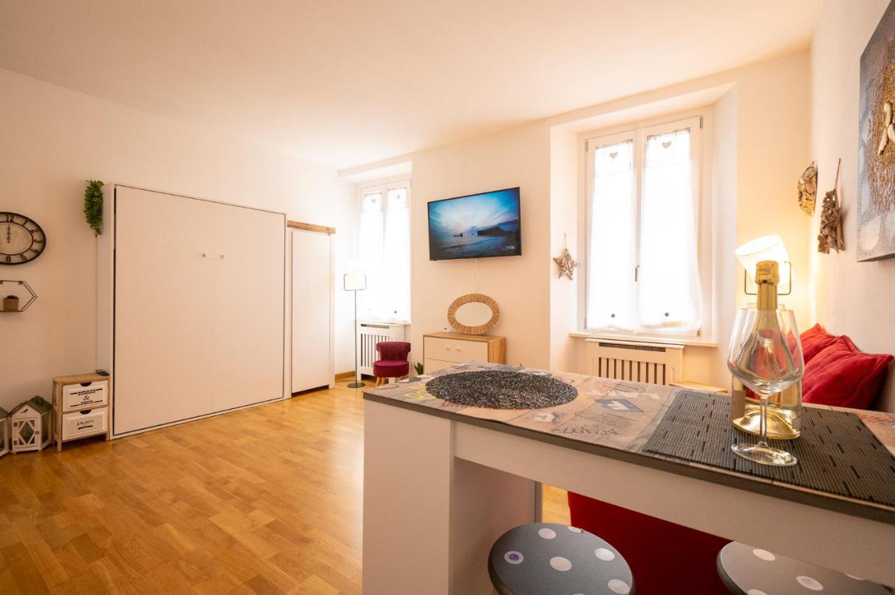 Portatorre Suite, A Charming Apartment In The Heart Of Como, Free Private Parking, Air Conditioning & More! المظهر الخارجي الصورة