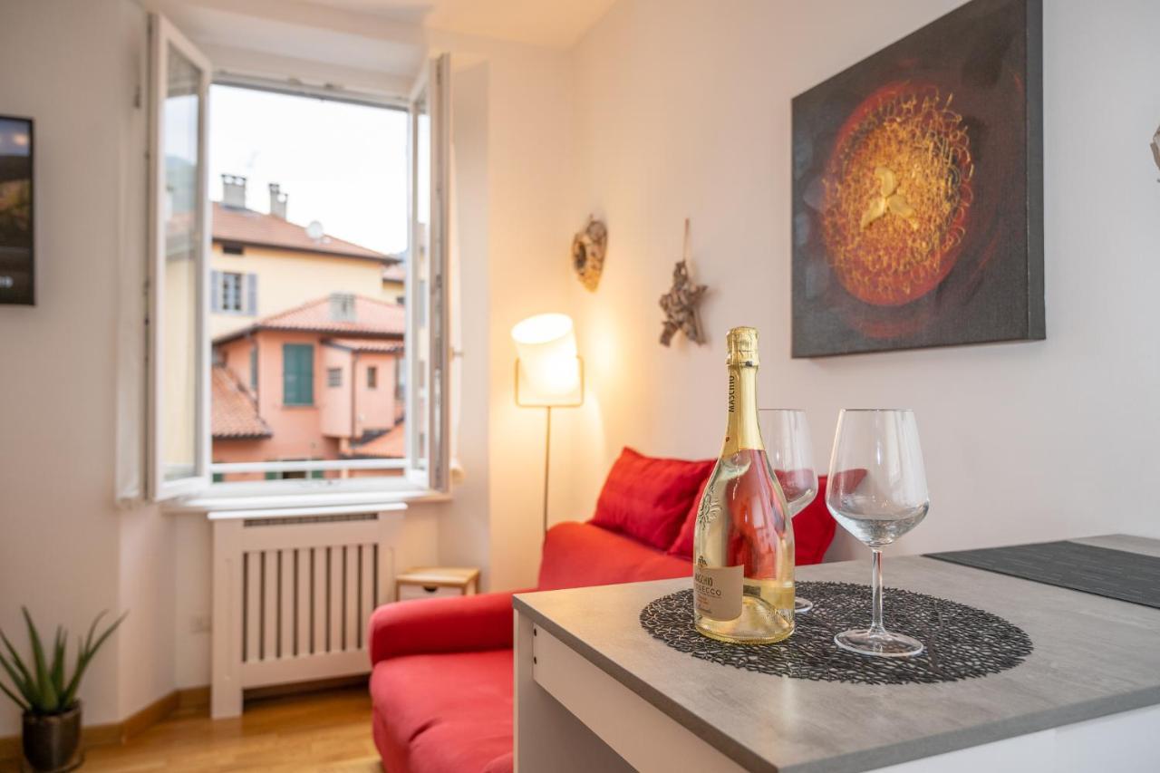 Portatorre Suite, A Charming Apartment In The Heart Of Como, Free Private Parking, Air Conditioning & More! المظهر الخارجي الصورة