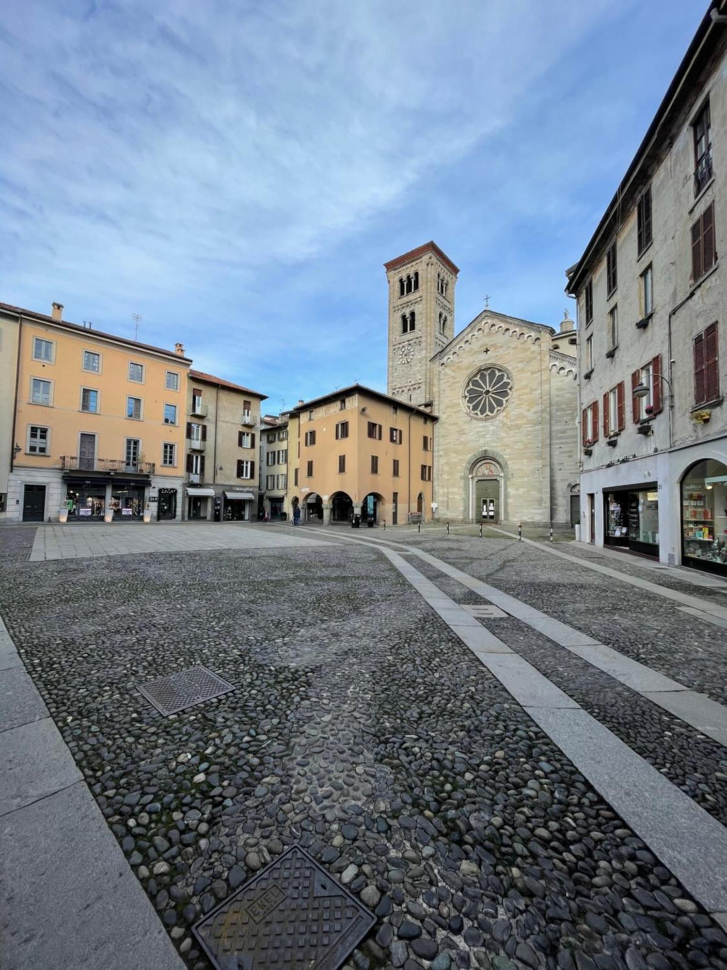 Portatorre Suite, A Charming Apartment In The Heart Of Como, Free Private Parking, Air Conditioning & More! المظهر الخارجي الصورة