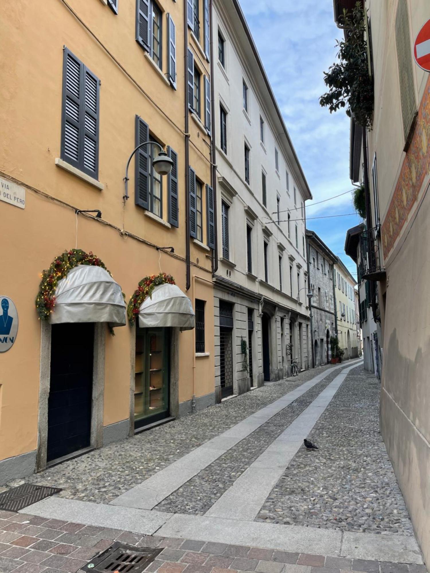 Portatorre Suite, A Charming Apartment In The Heart Of Como, Free Private Parking, Air Conditioning & More! المظهر الخارجي الصورة