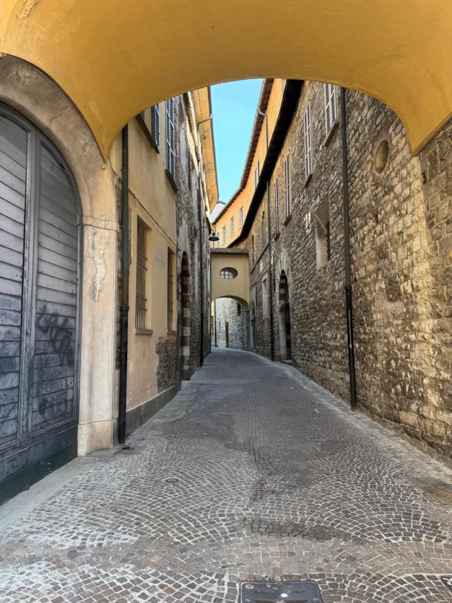Portatorre Suite, A Charming Apartment In The Heart Of Como, Free Private Parking, Air Conditioning & More! المظهر الخارجي الصورة